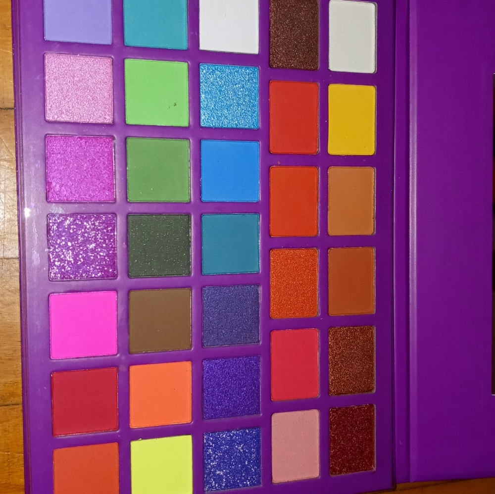 Makeup - Picture 10 of 16